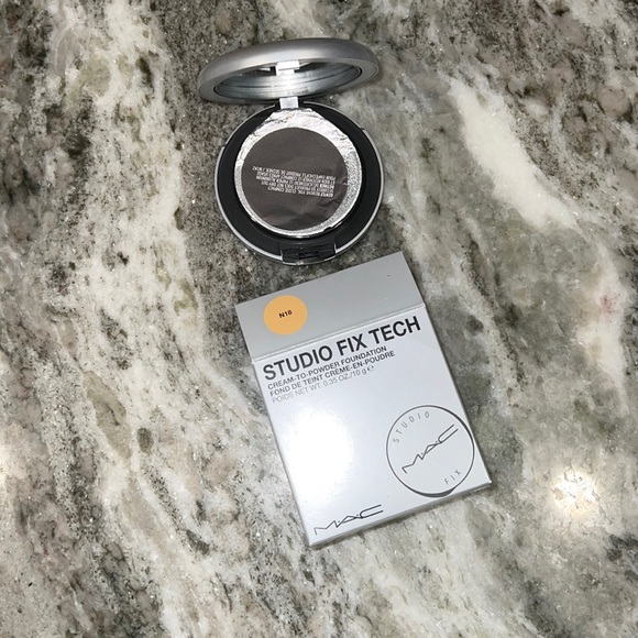 NIB - MAC - STUDIO FIX TECH Cream to Powder Foundation - N18 - Picture 4 of 15